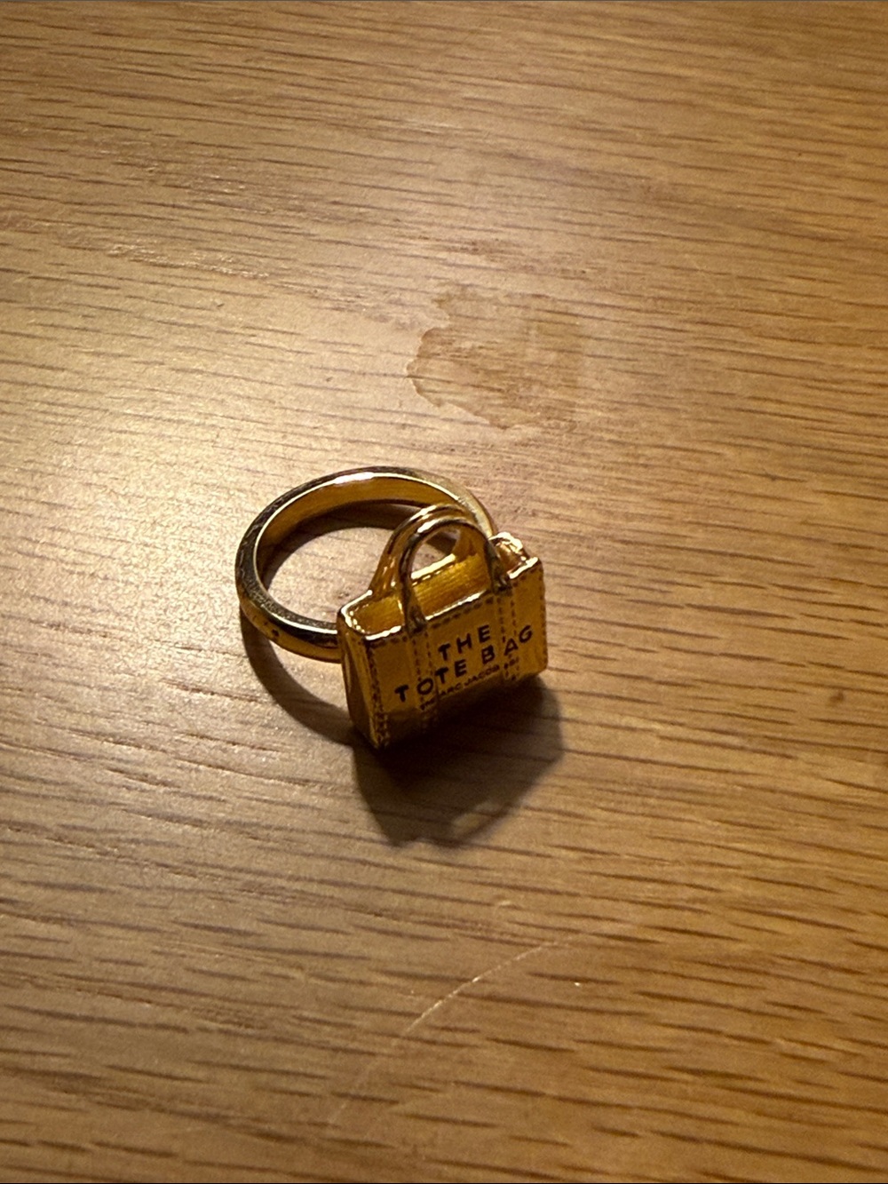Marc Jacobs The Tote Bag Gold Charm Ring - Picture 2 of 7